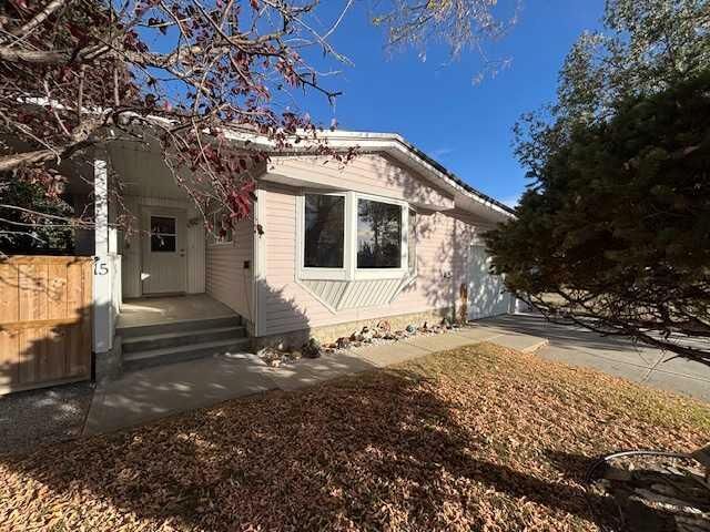 15 Willow Road W  Claresholm AB T0L 0T0 photo