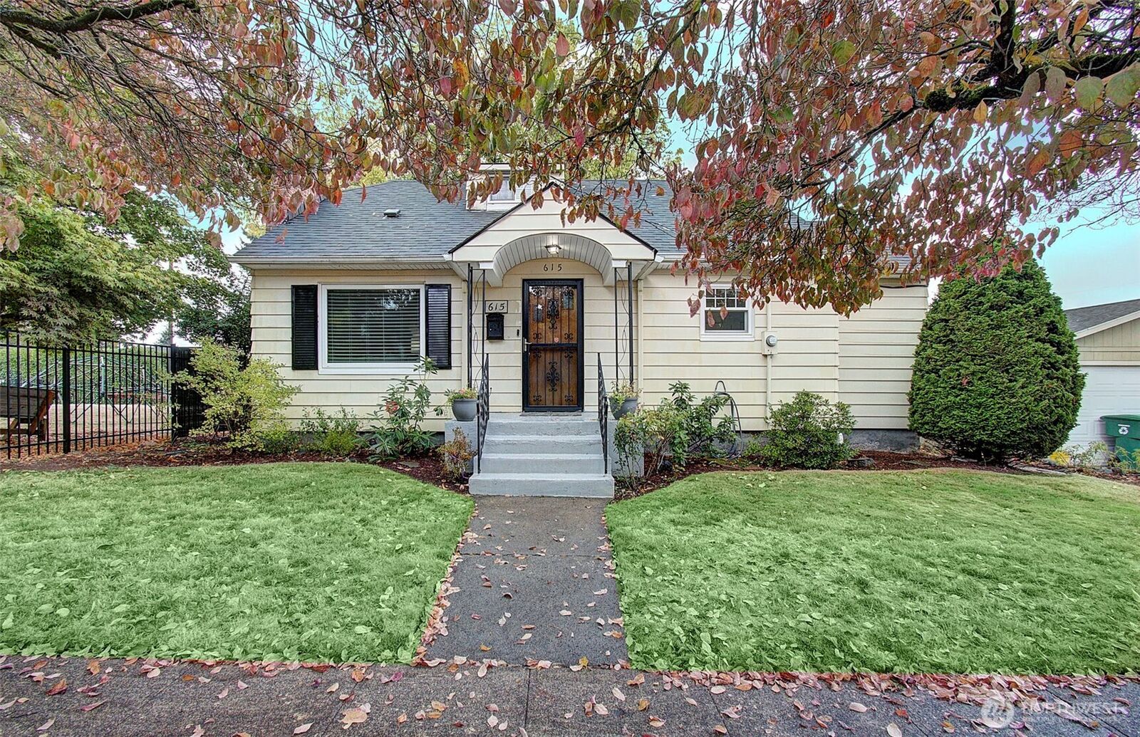 Property Photo: 615 W 39th Street WA 98660