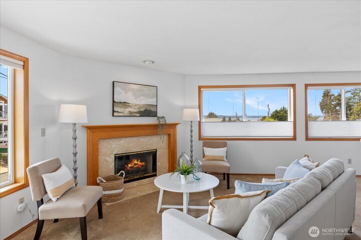 Property Photo:  603  7th Avenue N A306  WA 98020 