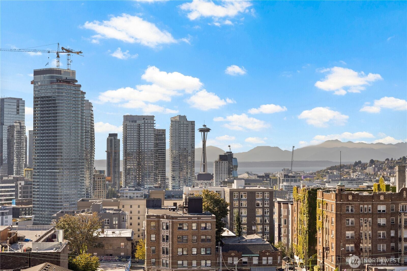 Property Photo: 700 E Denny Way Ph3 WA 98122