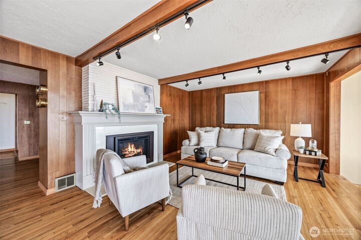 Property Photo:  2821 SW 172nd Place  WA 98166 