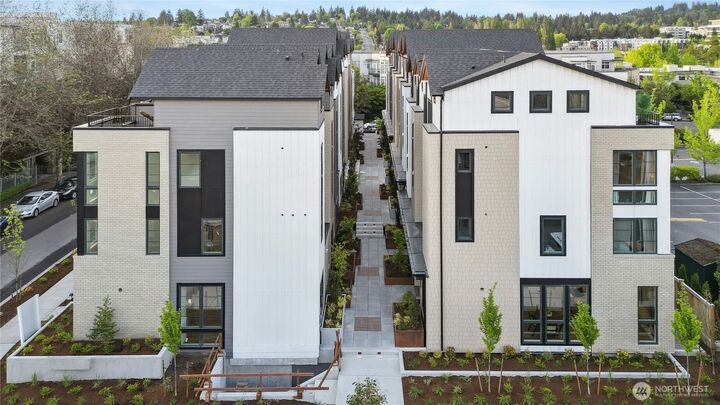 Property Photo:  110 C  2nd Street S  WA 98033 