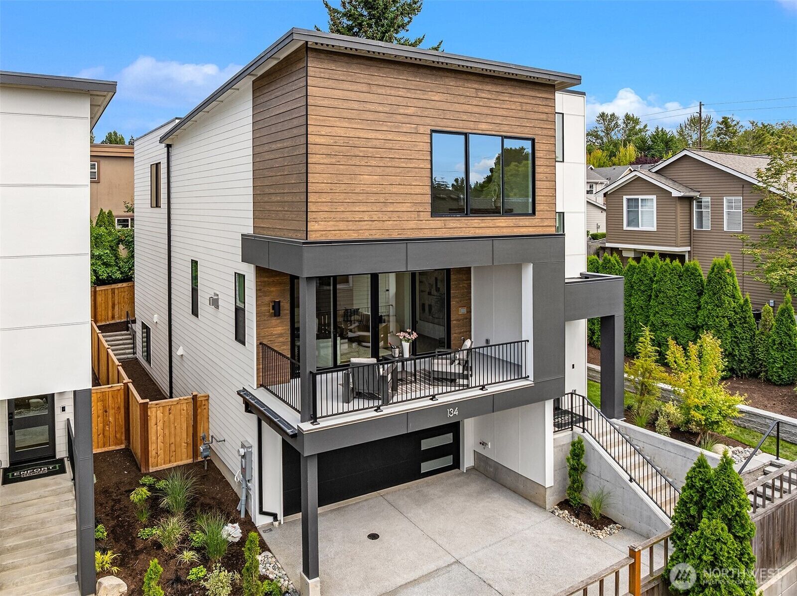Property Photo:  134  8th Court  WA 98033 