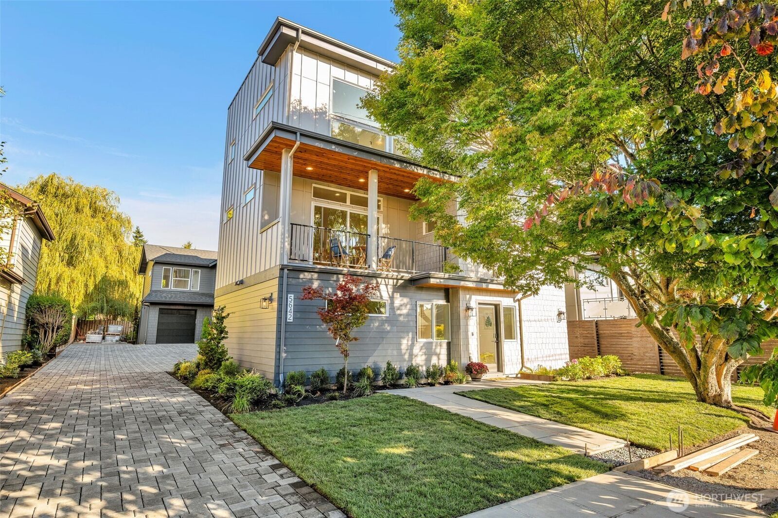 Property Photo:  5642  49th Avenue SW  WA 98136 