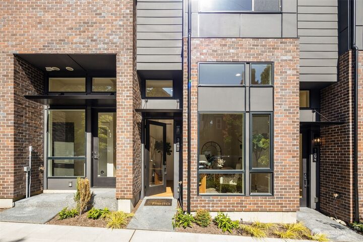Property Photo:  3402 E Spring Street  WA 98122 