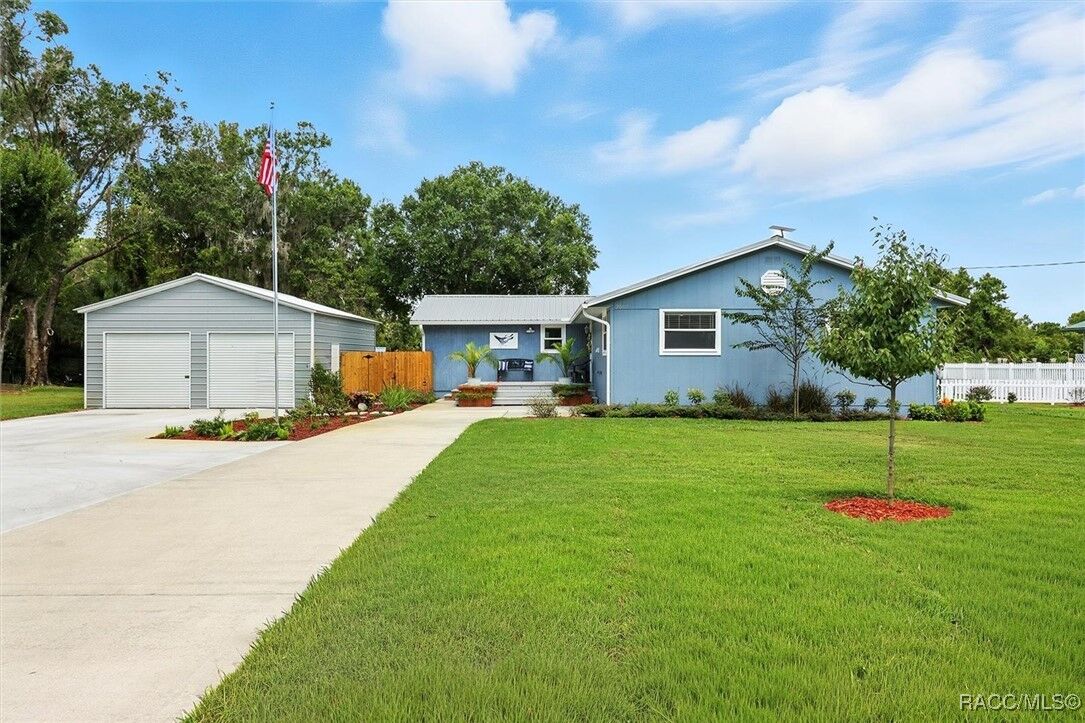 Property Photo: 20017 SE 115th Terrace FL 34449