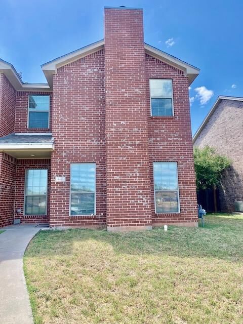 Property Photo: 4421 Oak Grove Blvd TX 76904