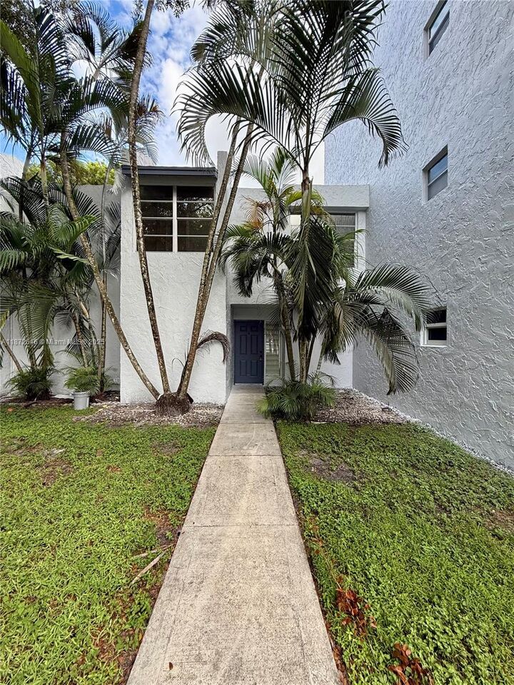 Property Photo: 9441 Live Oak Pl 102 FL 33324