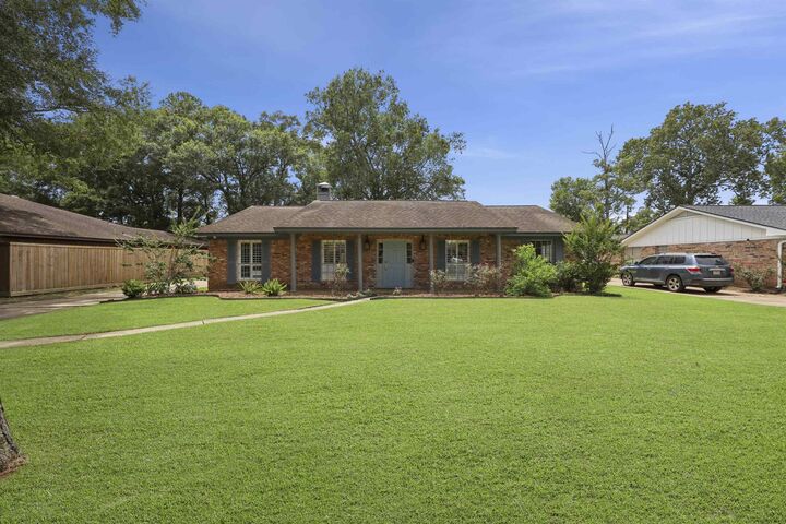 Property Photo:  1135 Ivy Lane  TX 77706 