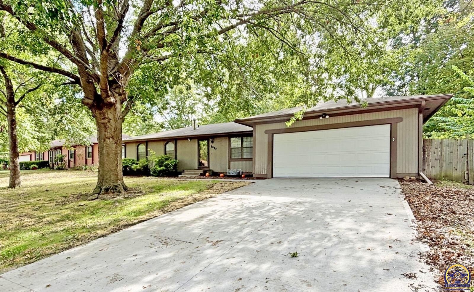 Property Photo:  4847 SW Cochise Ave  KS 66614 