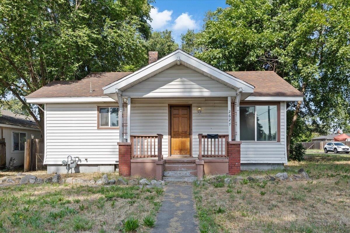 Property Photo:  2627 N Altamont St  WA 99207 