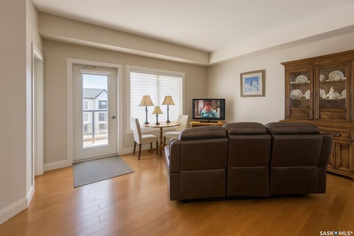 Property Photo: 1010 Ruth Street E 313 SK S7J 4M9