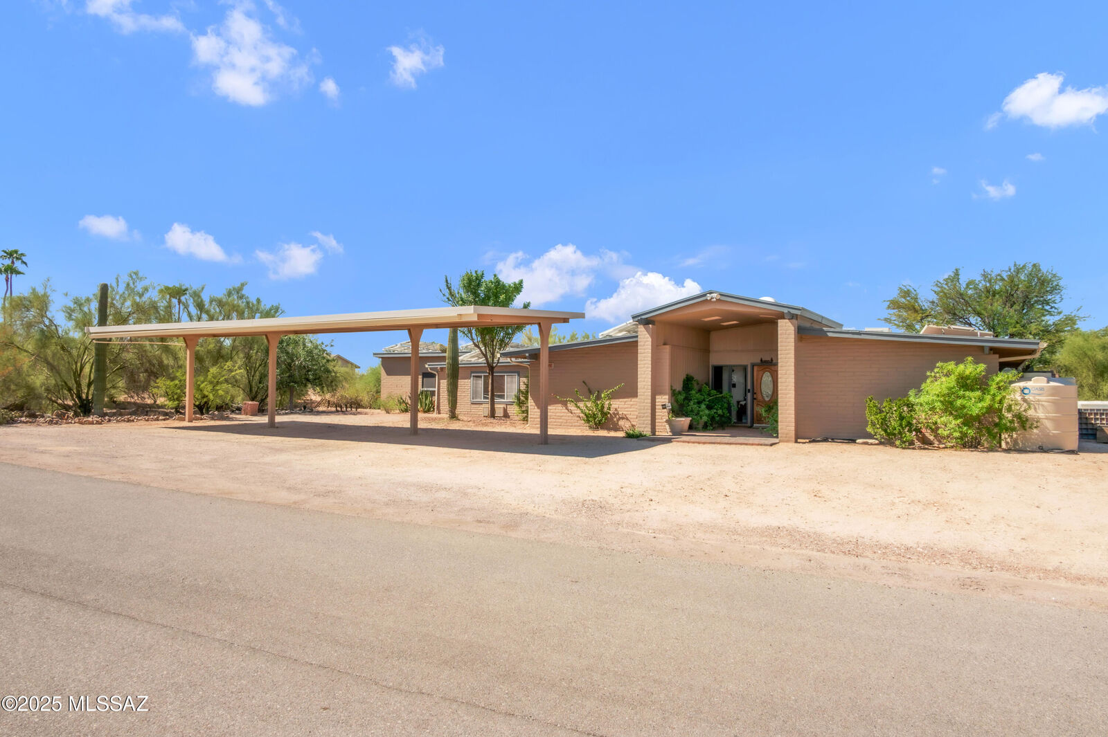Property Photo: 2701 W Rapallo Way AZ 85741