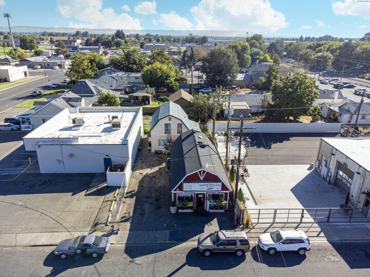 Property Photo: 512 Grant Ave WA 98944