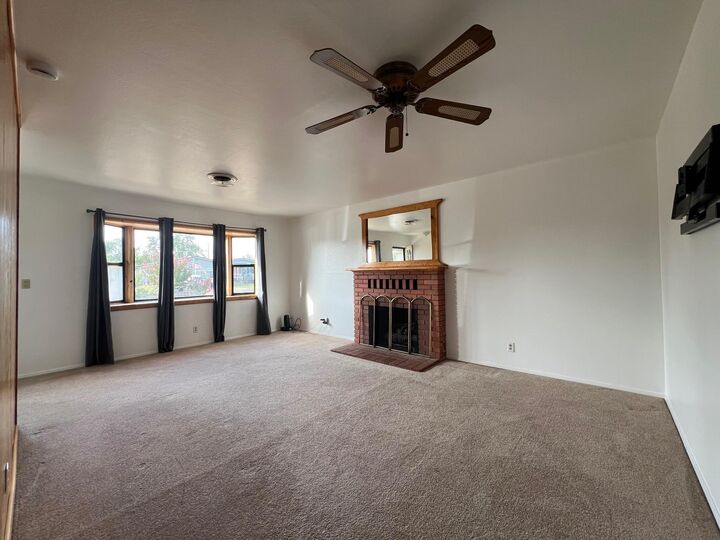 Property Photo: 1530 Elva Avenue CA 96080