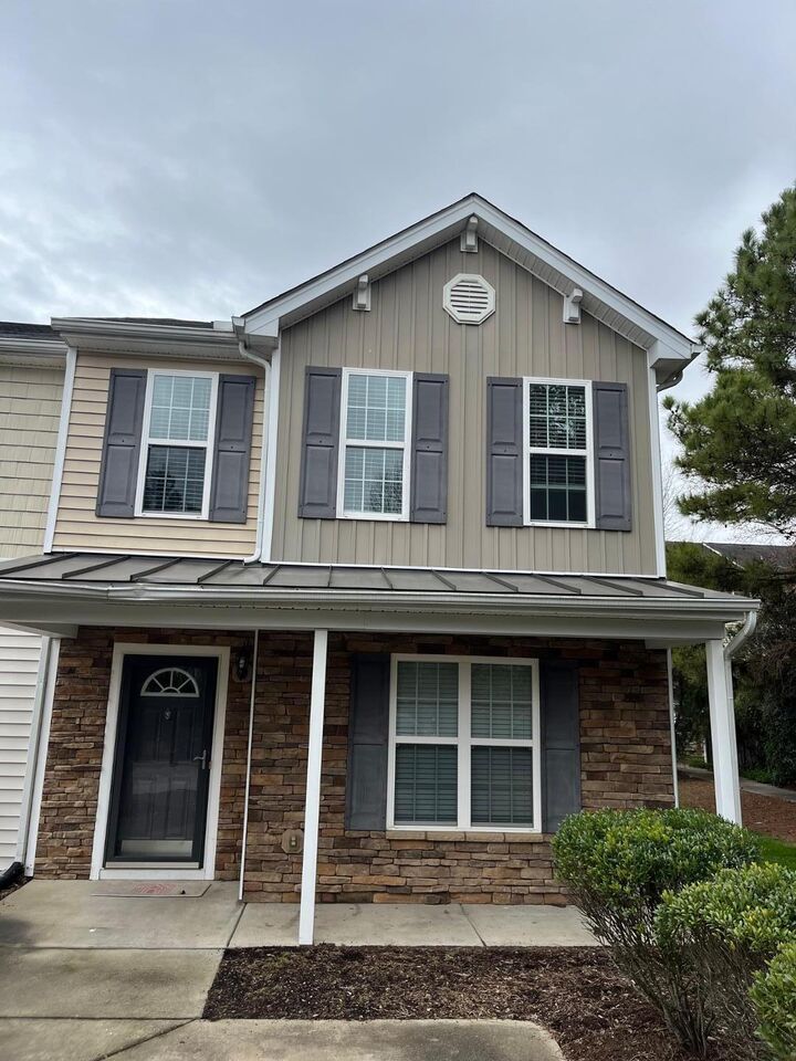 Property Photo:  5104 Thornton Knoll Way  NC 27616