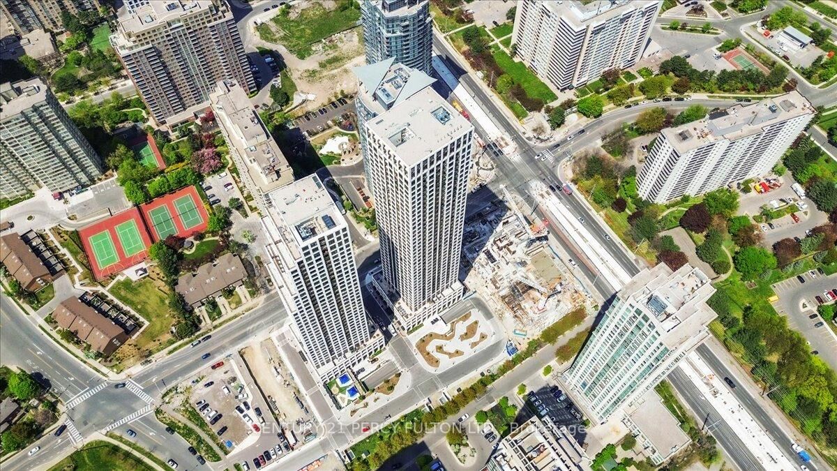 Property Photo:  30 Elm Drive W 2509  ON L5B 0N6