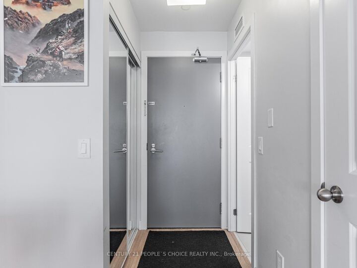 Property Photo:  8 Fieldway Road 523  ON M8Z 0C3 