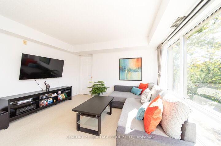 Property Photo:  211 Randolph Road 303  ON M4G 4H1 