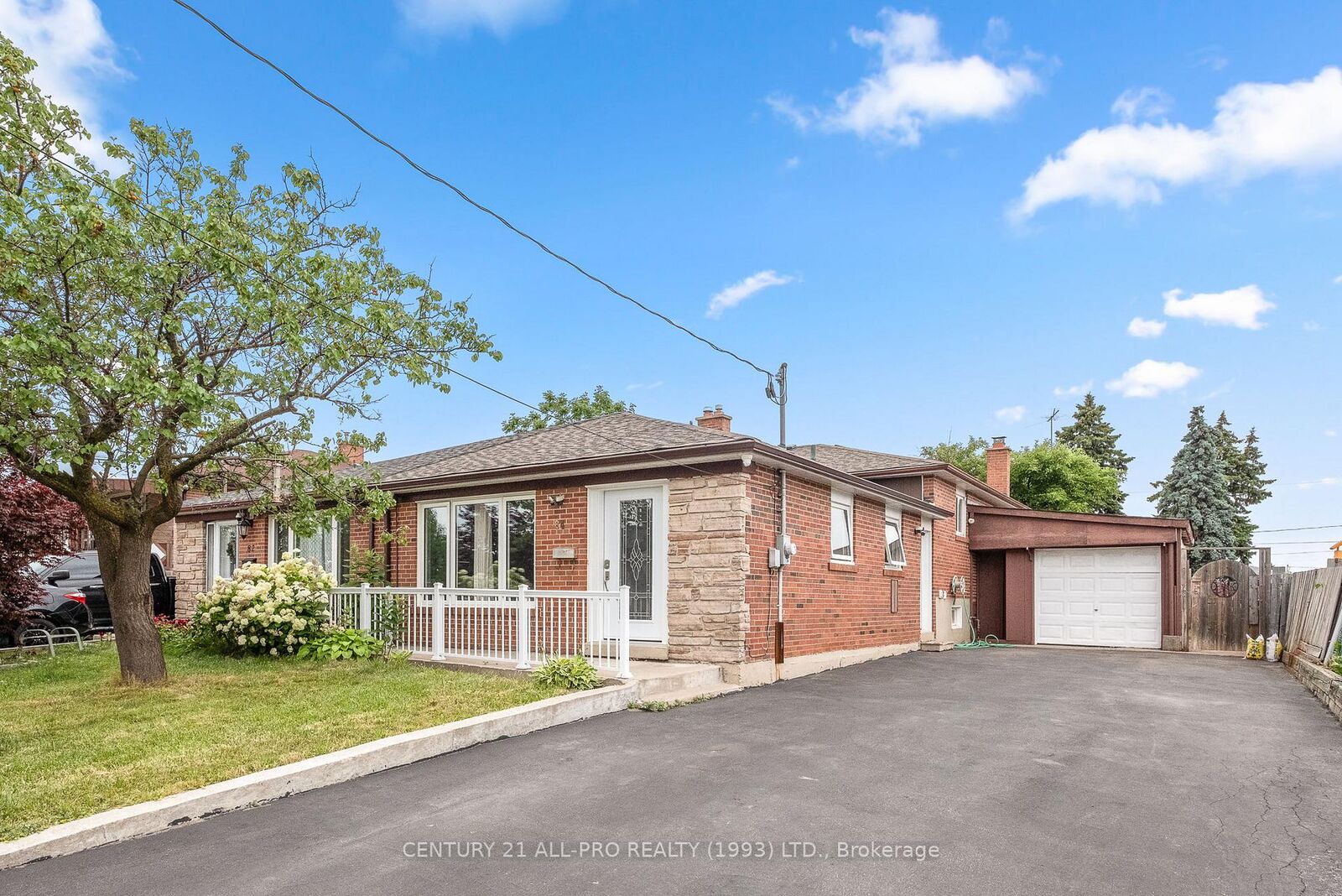 Property Photo:  84 Goldsboro Road  ON M9L 1A7 