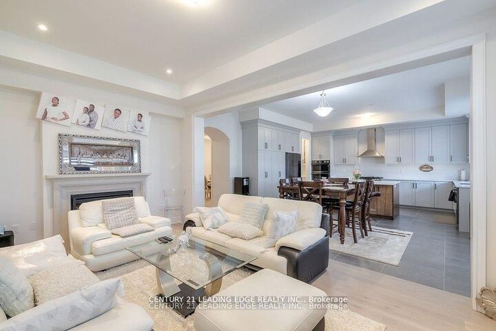 Property Photo:  77 Terravista Crescent  ON L4H 5K3 