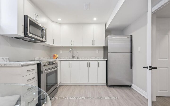 Property Photo:  1151 Lindsay Drive  ON L6M 3B7