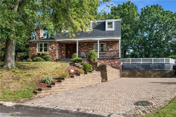 Property Photo: 125 Red Oak Lane PA 15120