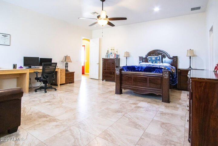 Property Photo: 24235 W Pinnacle Vista Lane AZ 85361