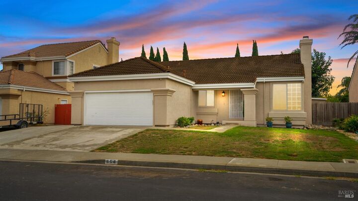 Property Photo:  654 Fox Pointe Road  CA 95687 