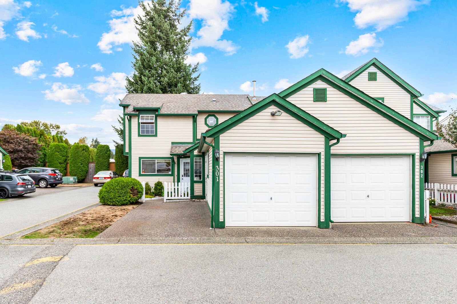 Property Photo:  20675 118 Avenue 301  BC V2X 0K4 