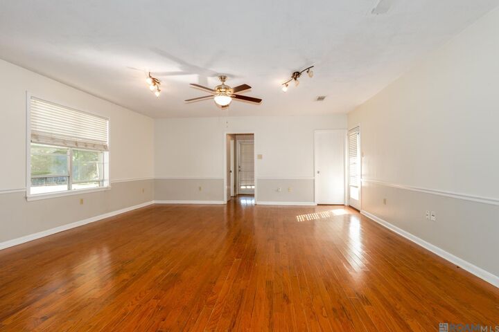 Property Photo: 9384 S River Oaks Dr LA 70815