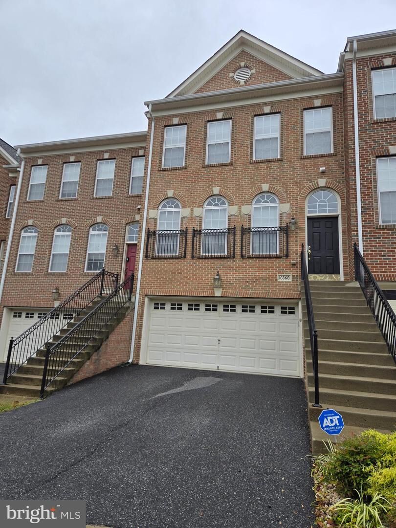 Property Photo: 16368 Gangplank Lane VA 22191