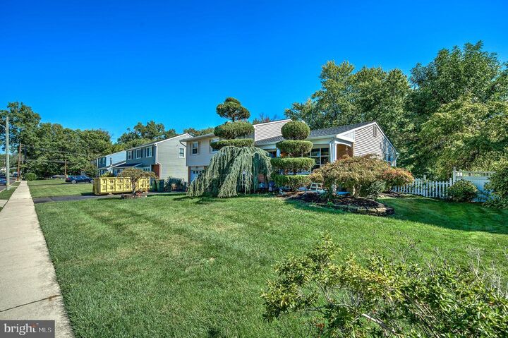 Property Photo:  211 Valley Road  PA 19067 