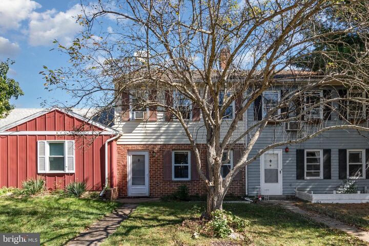 Property Photo:  7103 Salem Park Circle  PA 17050 