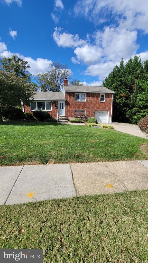 Property Photo: 1216 Oakcroft Drive MD 21093