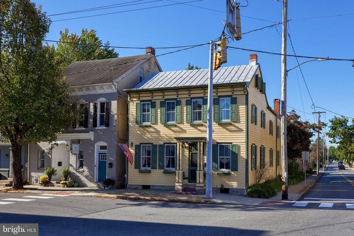Property Photo: 2 S Charlotte Street PA 17545