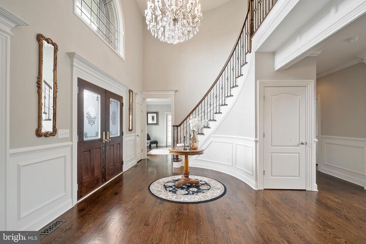 Property Photo:  15 Sunny Court  NJ 08831 