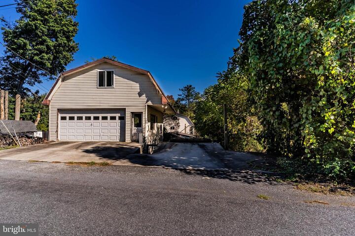 Property Photo:  720 Conodoguinet Avenue  PA 17015 
