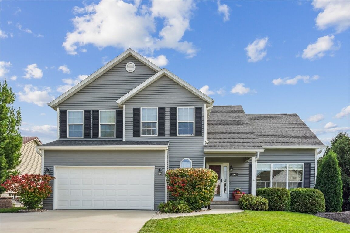Property Photo: 1805 Sugaridge Drive IA 52302