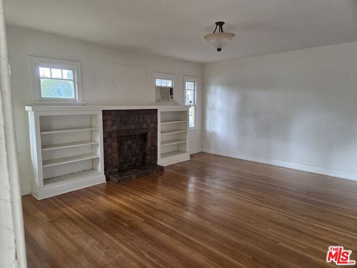 Property Photo: 3371 Garden Ave CA 90039