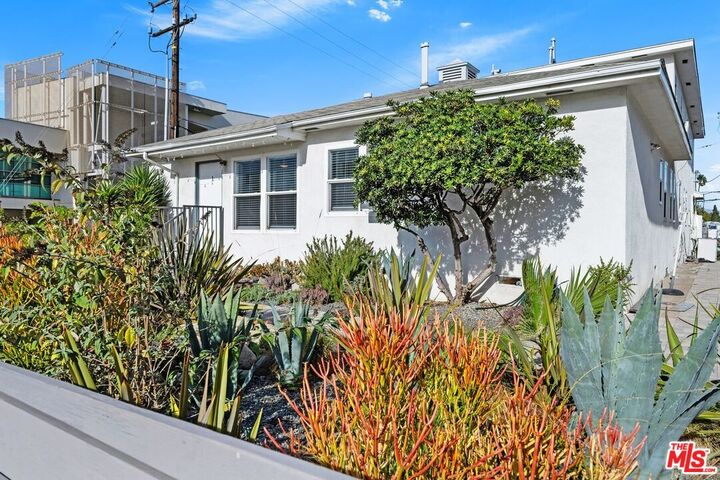 Property Photo:  1805 7th St  CA 90401 