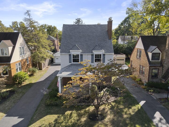 Property Photo:  53 W Dunedin Road  OH 43214 