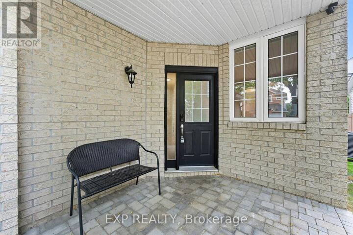 Property Photo:  16 North Harrow Drive  ON K2J 4V7 