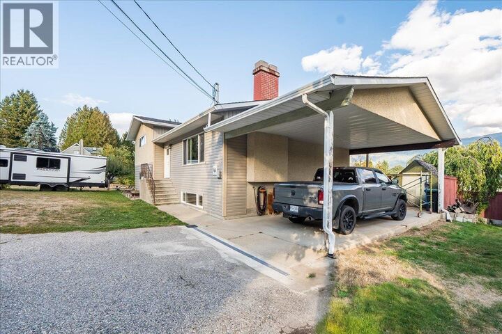 Property Photo:  2621 10th Avenue  BC V1N 3A4 