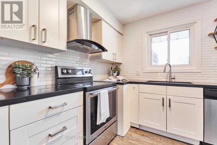 Photo de la propriété: 432 Park Road North ON L1J 4M5