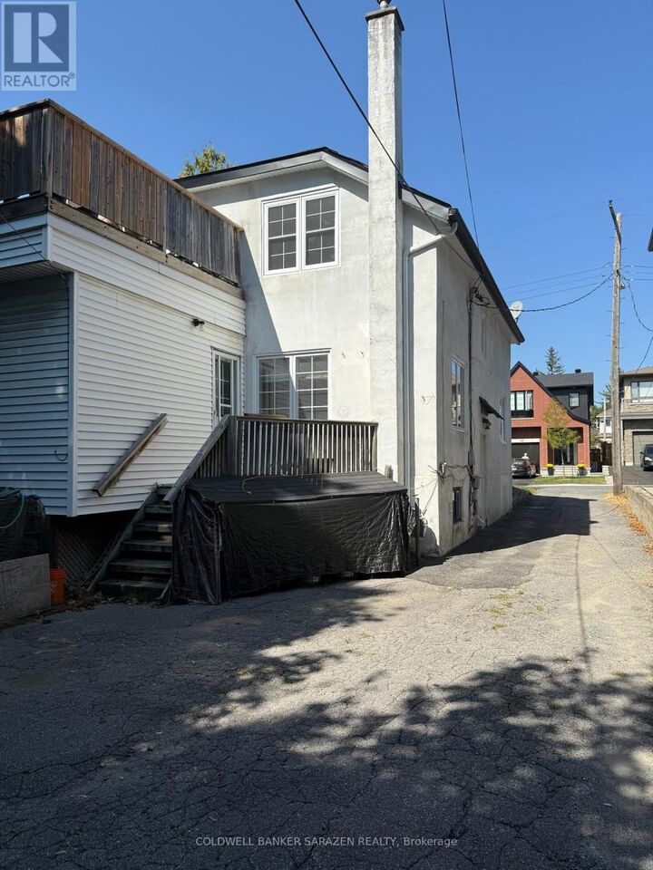 Property Photo:  320 Westhill Avenue  ON K1Z 7H6 