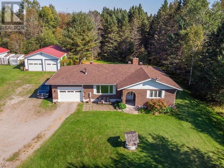 Photo de la propriété: 970 Town Line Rd ON P6A 6K4