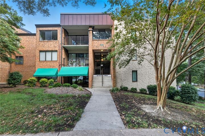 1501 Regency Woods Road 302  Henrico VA 23238 photo