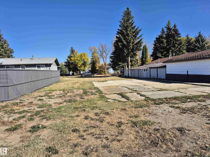 Property Photo:  4815 53 Avenue  AB T0B 4N0 