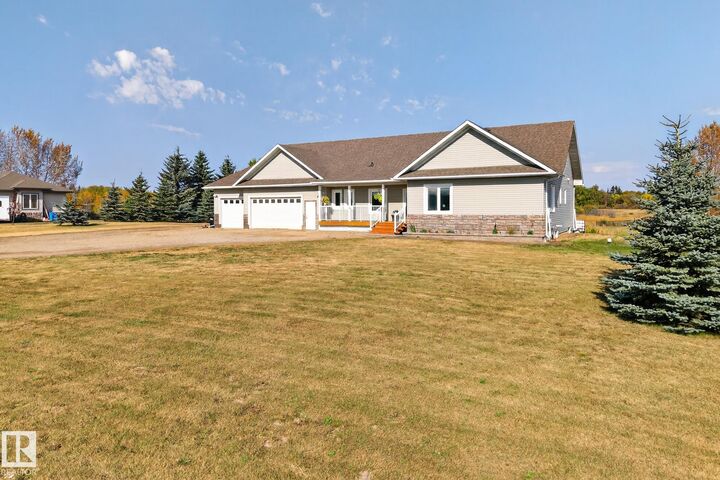 Property Photo: 52358 Rge Road 225 470 AB T8C 1C7
